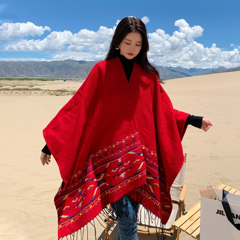 Great Northwest Ethnic Tourism Wear a Yunnan Grassland Desert Super Warm Cape Xizang