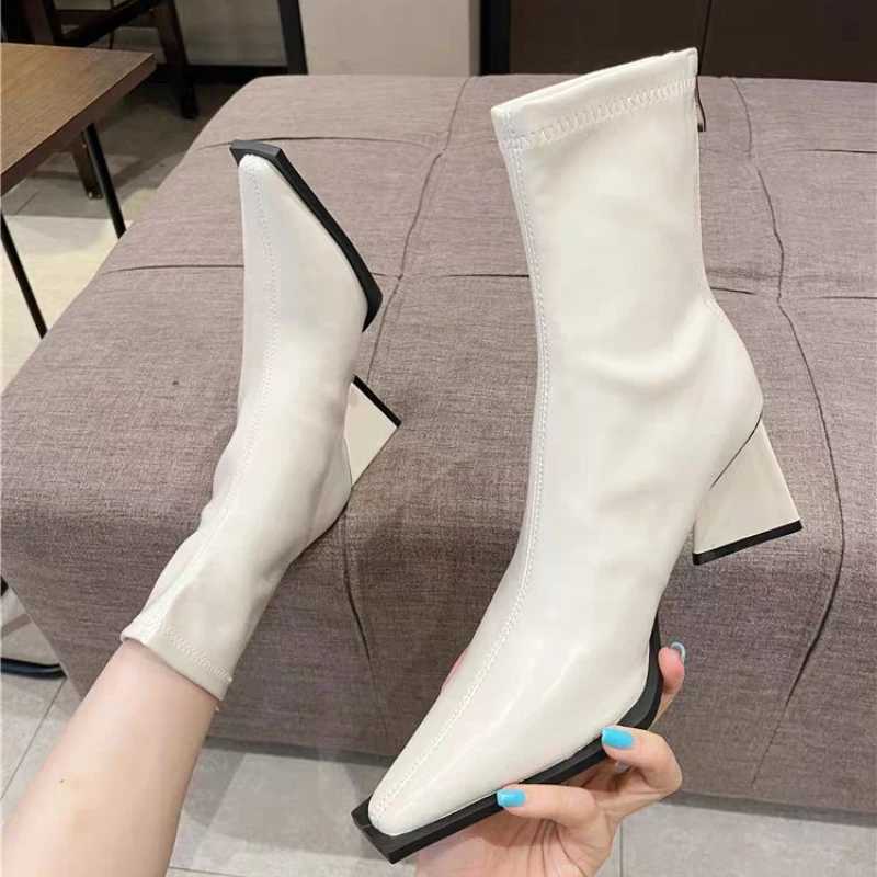 Spring and Autumn 2023 New Square Head Solid Color Edition Side Zipper High Heel Womens Coat Fashion Boots Single Boots Womens CL240906