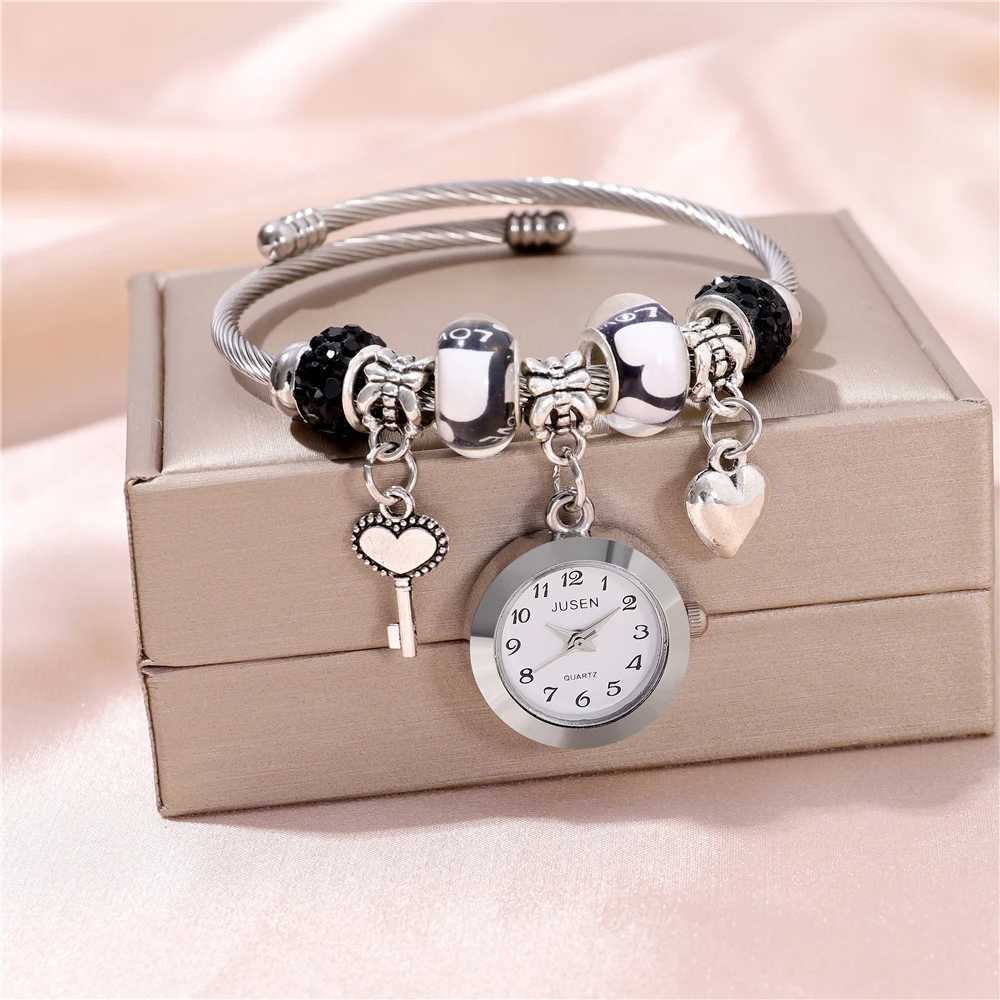 Fashion Love Pendant Womens Bracelet Watch W240902