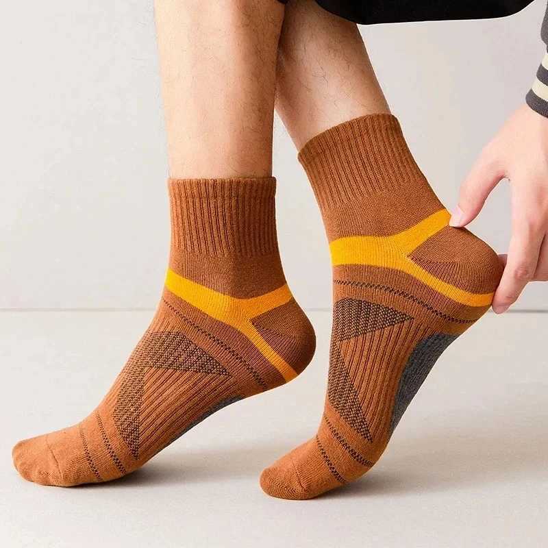 3 pairs of high-quality cotton mens socks for sports running breathability leisure summer soft fitness compression mid tube mens socks W240905