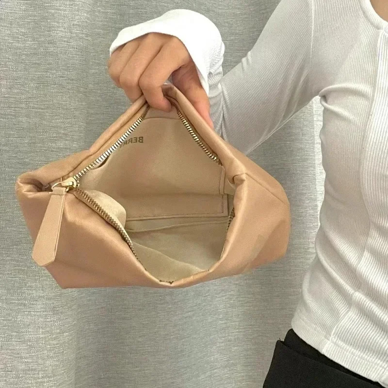 Fashion Makeup Bag Travel Organizer Carrying Letter n Zipper Handbag Large Capacity Storage 240906