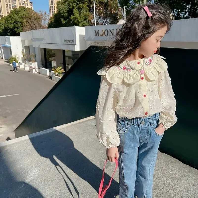 Childrens Shirt Fashion Spring/Summer New Lace Collar Shirt Girls Fragmented Embroidery Casual Long Sleeve Shirt Baby Top Y240906