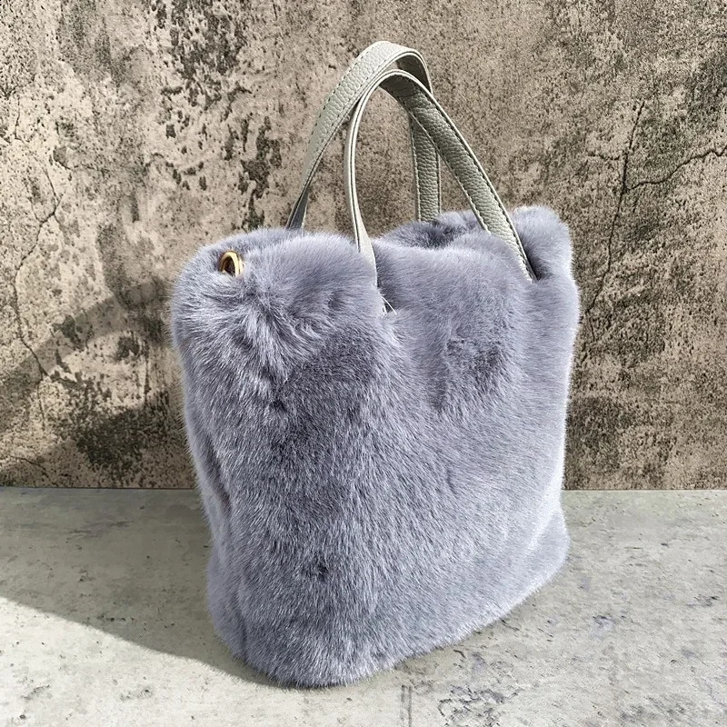 Chain large plush handbag cute bag fashionable shoulder cross body womens soft fur leather 240906