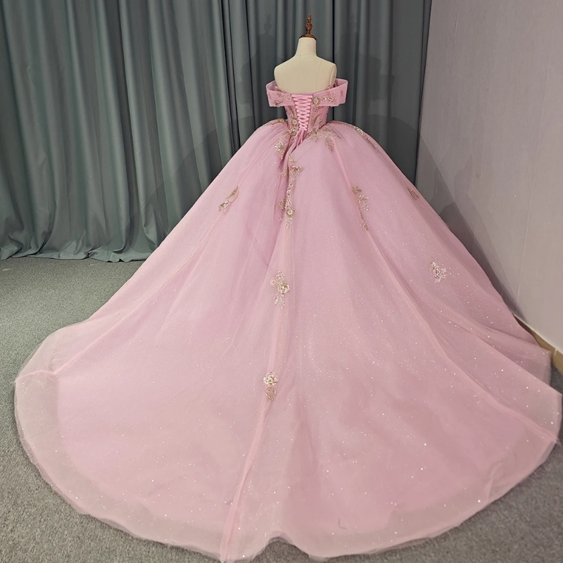 Pink Sweetheart Shiny Ball Gown Charming Quinceanera Dresses 2025 Classic Off Shoulder Applique Lace Beads Tull vestido de 15 anos