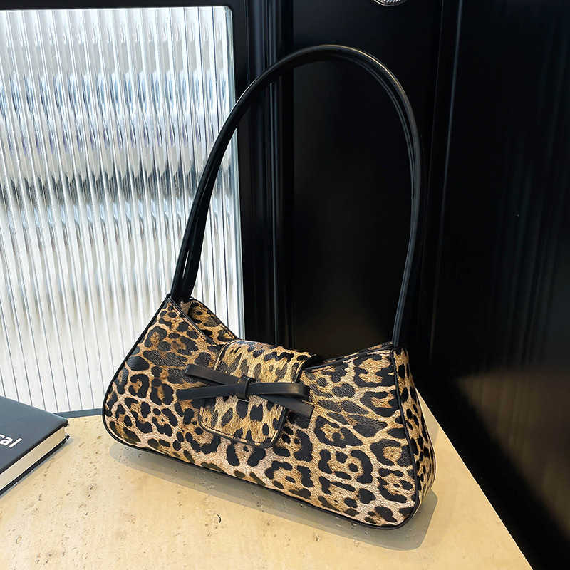 Women's handbag niche bow leopard print bag for women fashion personality handbag single shoulder armpit baguette bag 240915
