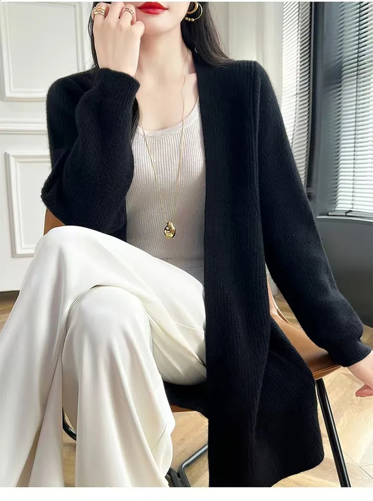 autumn and winter cashmere cardigan suitable for women medium length knee high loose thick knitted sweater 240905