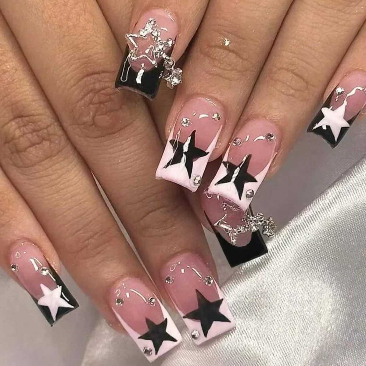 24 pieces of long coffin fake nails with Star Rhinestone black Y2K nail art French gradient full cover press girls nail tip W240905