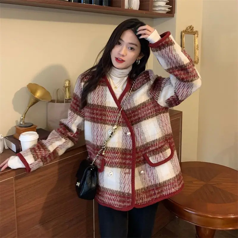 Spring Autumn Jacket Large Size Korean Small Fragrant Wind Outwear Tweed Plaid Coat Women Casual Loose Woolen Overcoat 240904