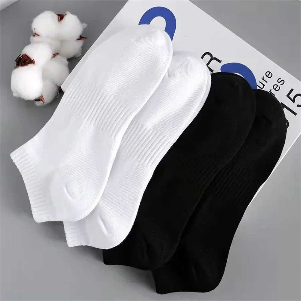 10 pairs of classic black/white business mens cotton socks for summer and autumn high-quality womens solid color ankle boat socks W240905