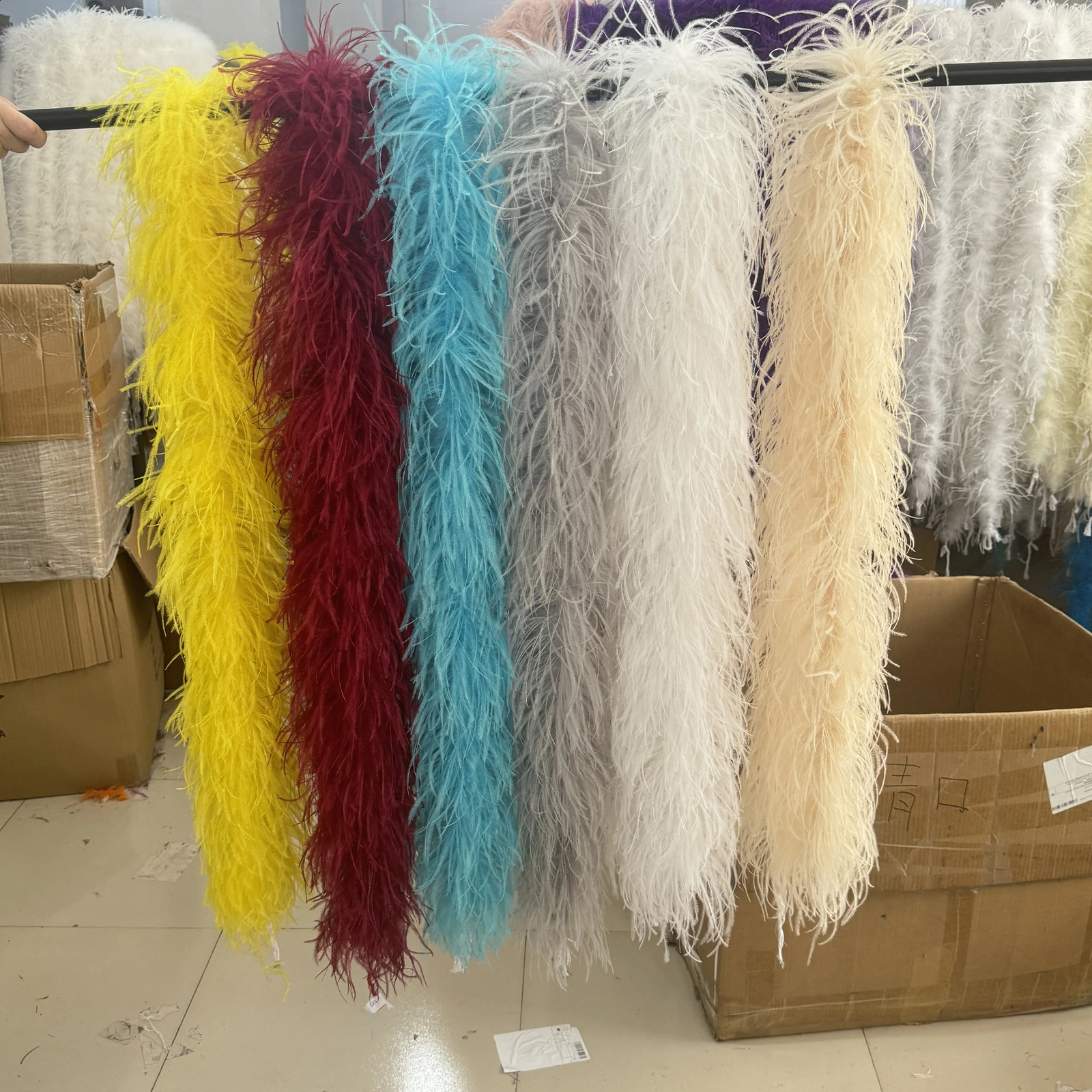Customized 8Ply Ostrich Feathers Boa 6Ply Thick Selling Natural Ostrich Plumas Boa Scarf for Carnival Stage Clothing Sewing Decoration 240905bj