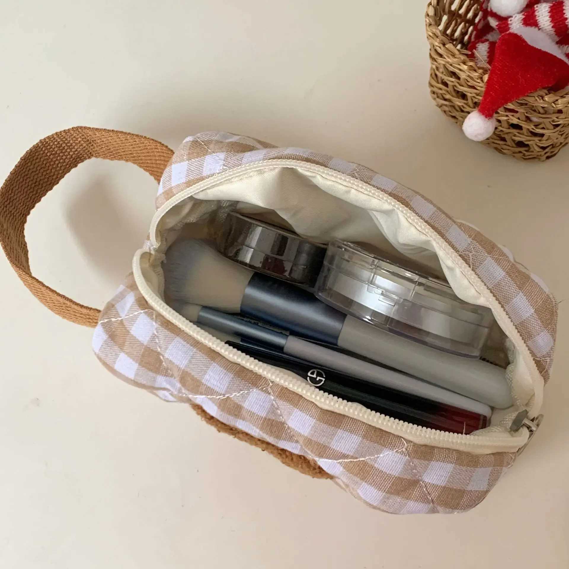 Cute Bear Makeup Bag Portable Large Capacity Cotton Quilted Handbag W240905