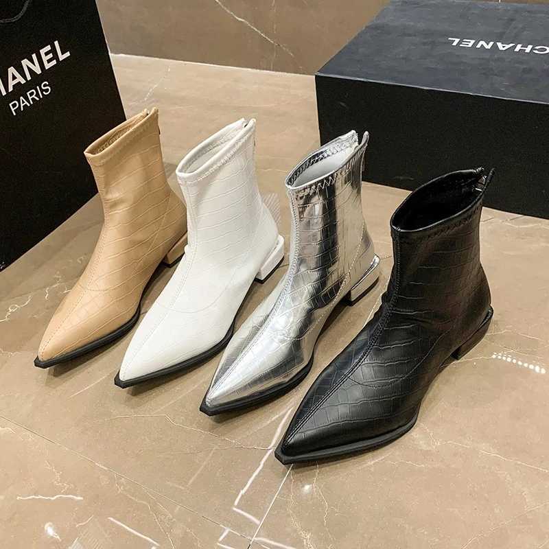 Womens Boots 2022 New Ankle Boots Womens Sier Black Back Zipper Short Boots Womens Thick High Heels Bicycle Boots CL240906