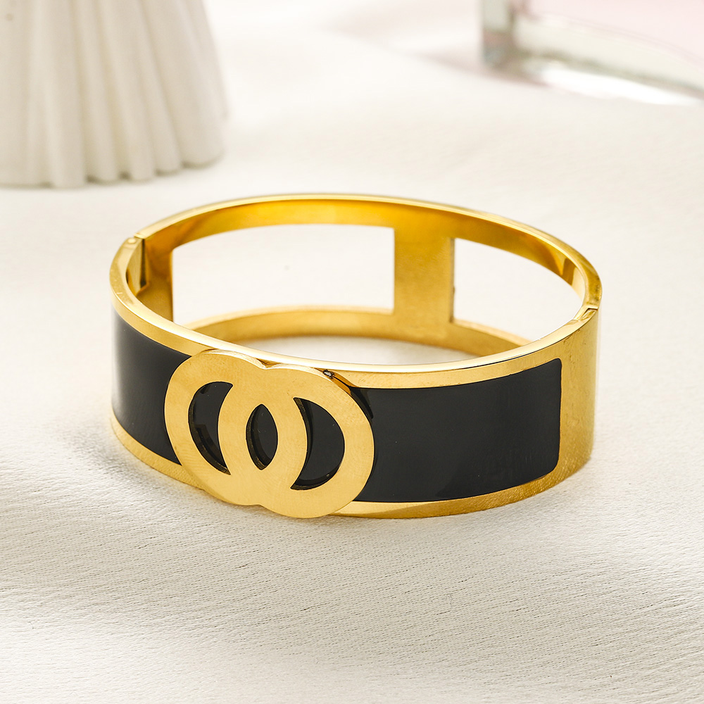 Designer Bracelets Bangle Faux Leather Stainless Steel Crystal Round Letter Bracelet Simple Cross Pattern Buckle Love Jewelry Wristband Cuff Women Mens Bracelets