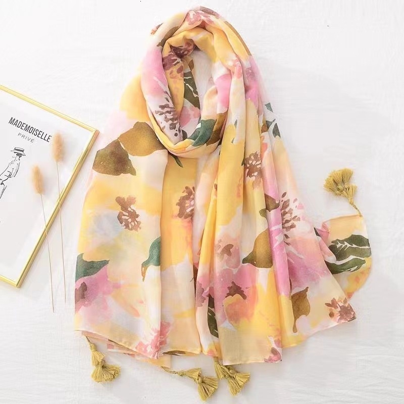 Fashionable shawl, versatile printed beach scarf, Spring and Autumn women's long scarf, butterfly flower contrasting new sunscreen silk