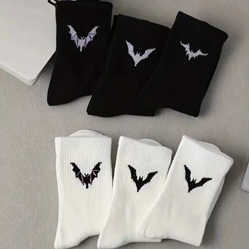 6 pairs of black and white bat mode tube sock combination W240905