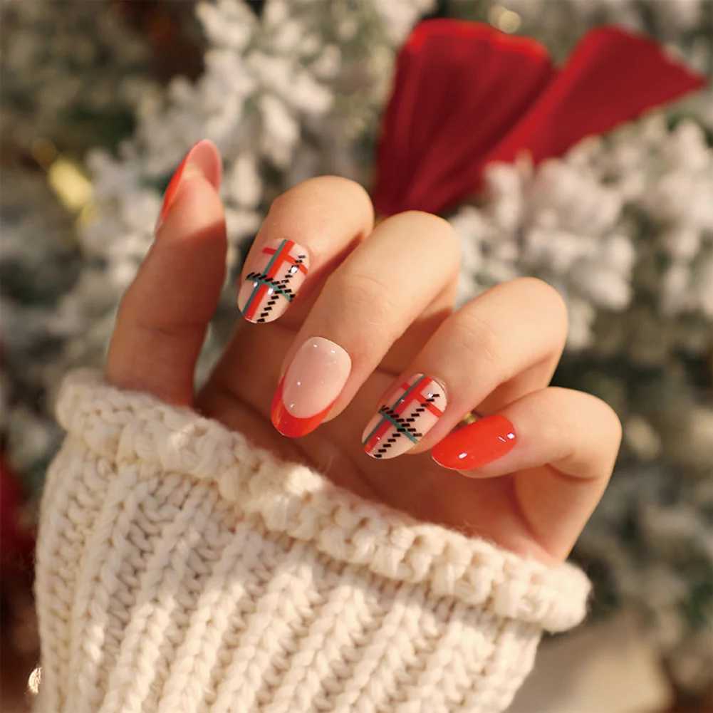 24 Christmas Elk White Snowflake Red Detachable Wearable Fake Nails Pressing Nail Art Flash Reusable Fake Nails W240905