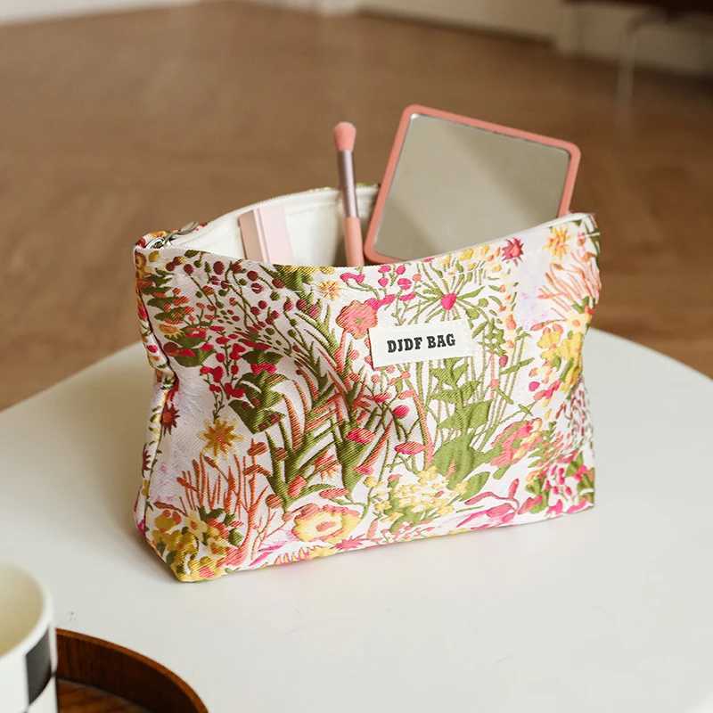 DJDF Womens Makeup Bag Green Seaweed Skincare Products Large Capacity Storage Bag Portable Travel Makeup Bag Coin Wallet W240905