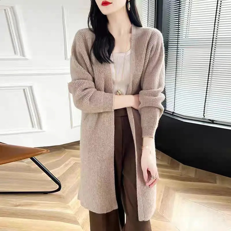 autumn and winter cashmere cardigan suitable for women medium length knee high loose thick knitted sweater 240905