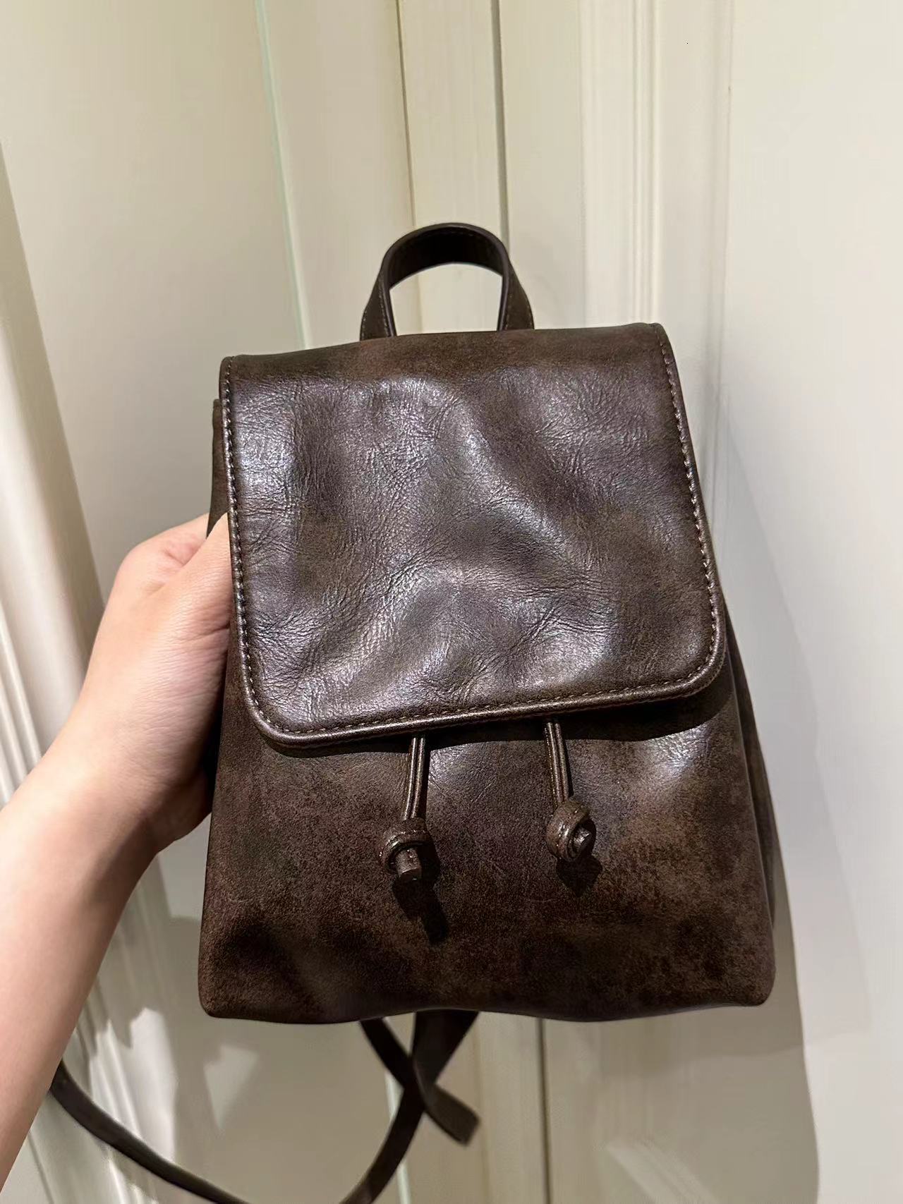 NEW tote bag designer bag purse bag shoulder handbag Same texture compact American brown backpack Instagram minimalist and versatile shoulder bags 1bc