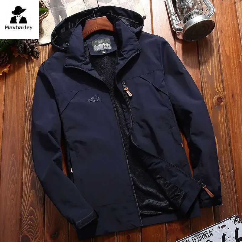 Autumn Waterproof Windbreaker Mens Casual Detachable Cap Flying Cargo Jacket Outdoor Camping Rainproof Coat Mens Work Clothes Y240906