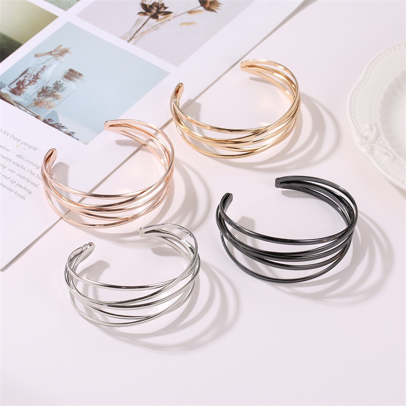 Minimalist European Style Alloy Cross Bracelet - Elegant Handwear