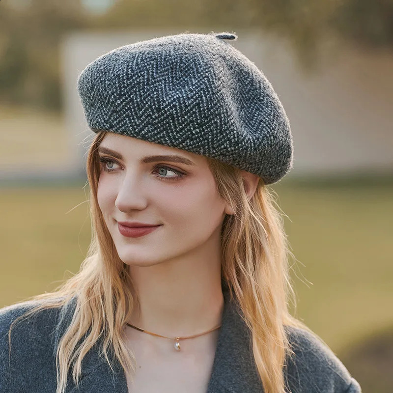 Womens wool beret French artist hat checkered retro hat girls hat thick and warm winter beret elegant womens cashmere hat 240829