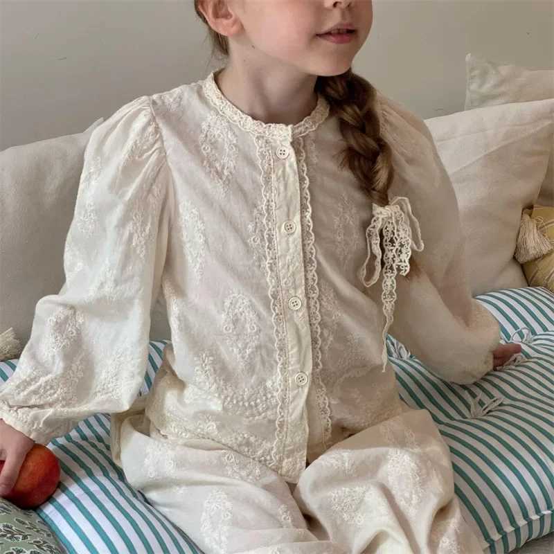 Blouses Autumn Korean 2024 Girl Lace Embroidery Shirt Trousers Girl Countryside Long Sleeves Shirt Fashion Sweet Loose Y240906