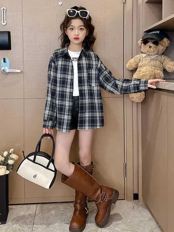 Girls Shirt Spring and Autumn 2024 New Children Fashion Pure Cotton Plaid Loose Long Sleeved Top Children Shirt Y240906