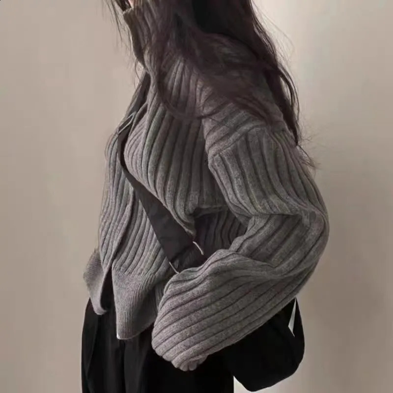 French retro grey high neck womens sweater jacket autumn and winter lazy soft advanced style beautiful appearance 240905
