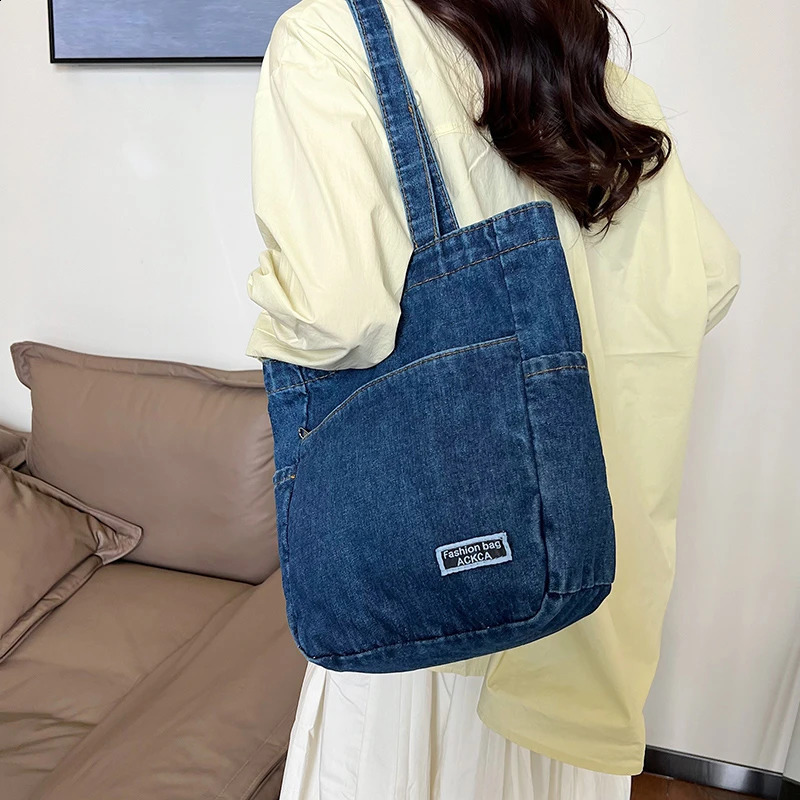 denim personalized large capacity bag fashionable and casual shoulder college student commuting tote 240906