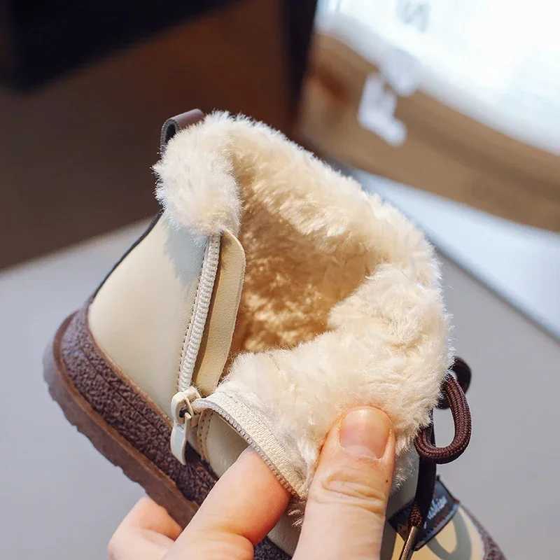 Childrens Snow Boots New Velvet Thickened Boys and Girls Cotton Shoes High-top Anti-slip Kids Cute Waterproof Cotton Boots M240906