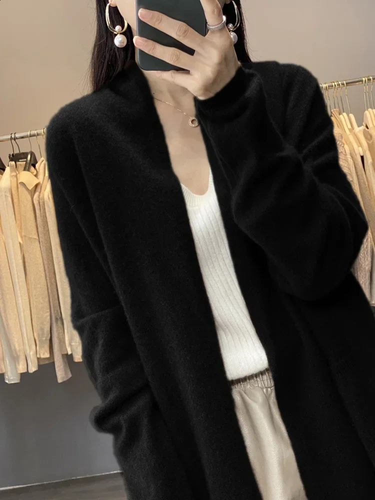 100% Merino wool autumn womens cardigan long sleeved sweater solid color loose warm knit fashionable jacket E1599 240905