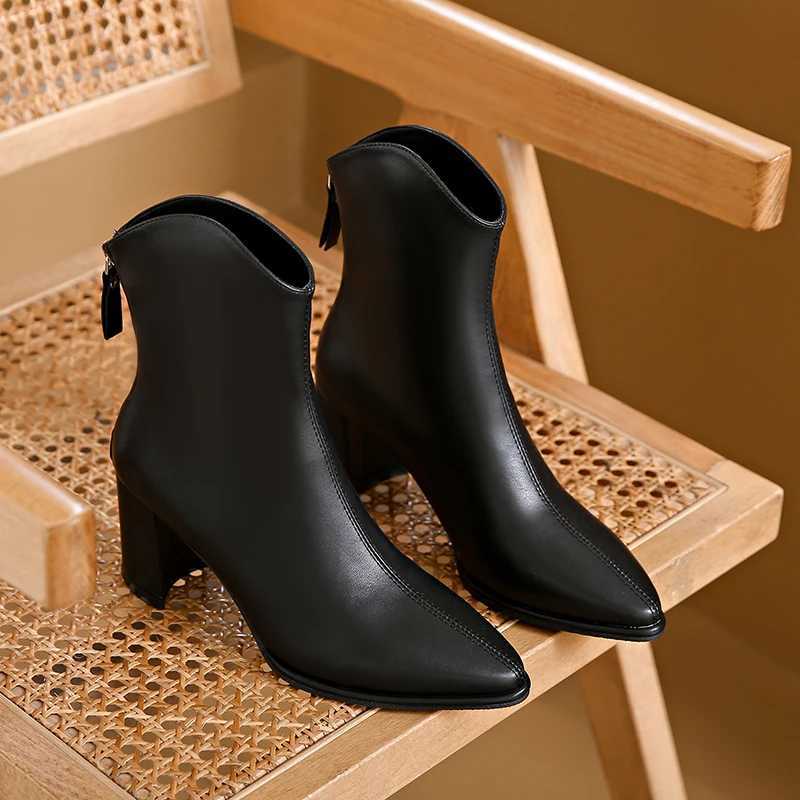 2023 Winter New Fashion Pointed Leather Top with Rear Zipper Large Comfortable Bare Boots Womens Boots CL240906