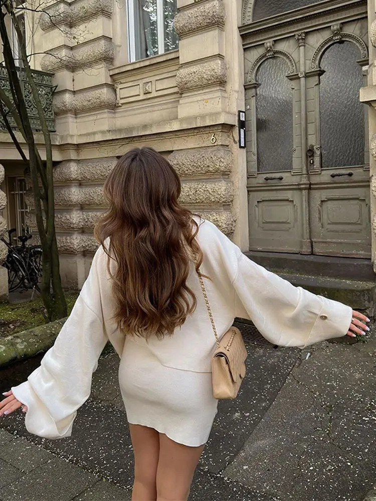 Elegant white womens knitted cardigan chic Oneck long sleeved sweater single chest autumn office ladies Communicating knit 240905