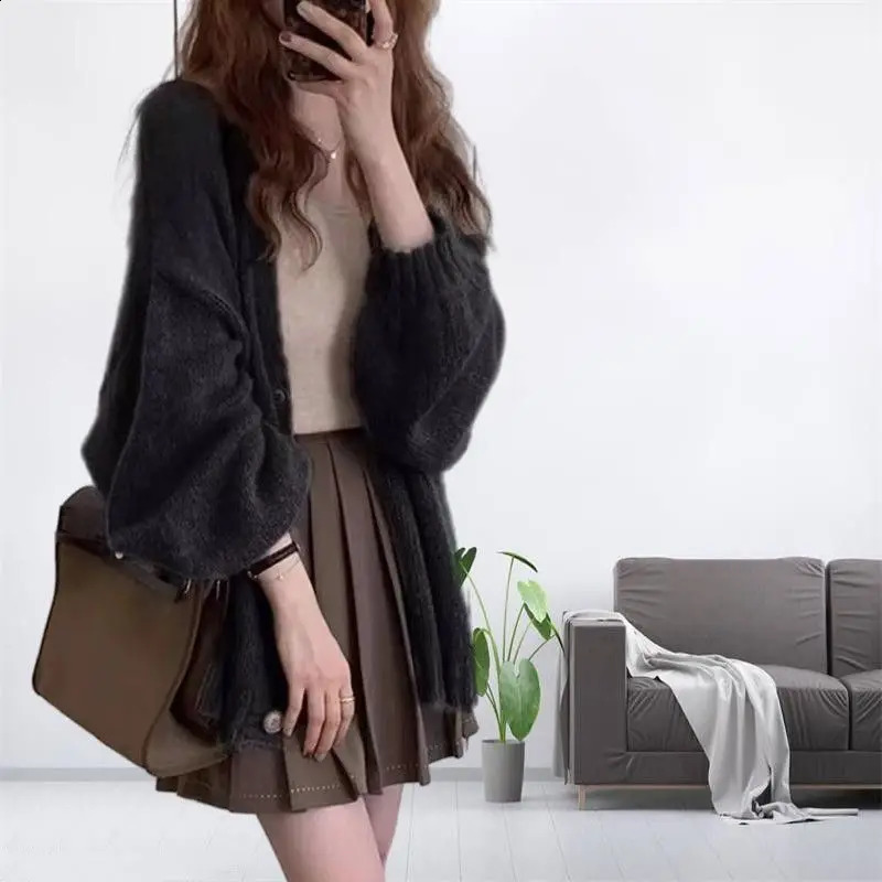 Spring and Autumn Knitted Cardigan Coat Womens Korean Loose Sweater Short Elegant Top 240905
