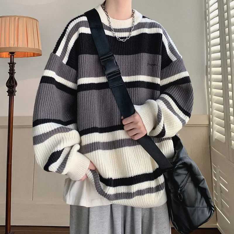 Striped Color Blocking Sweater Mens Winter 2022 New Loose Fit Jogging Knitted Top Thickened Trendy Brand Line Clothes Jacket Y240906