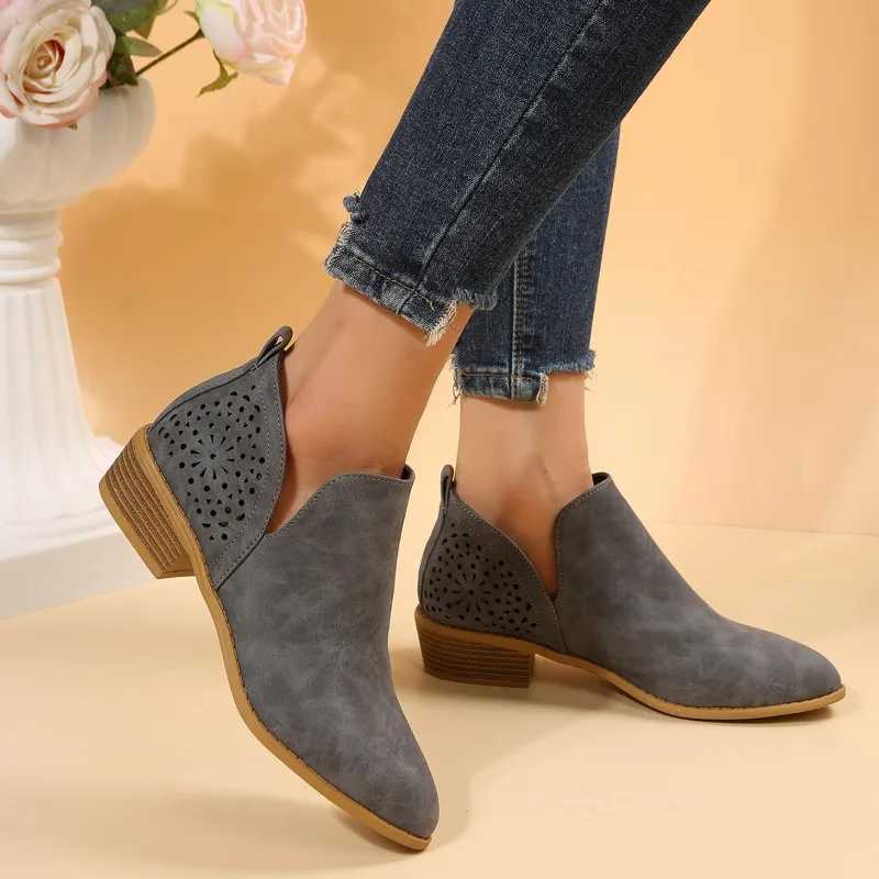 Womens casual leather Moccasin Loafer stylish elegant and comfortable office sliding large-sized sole pump CL240906