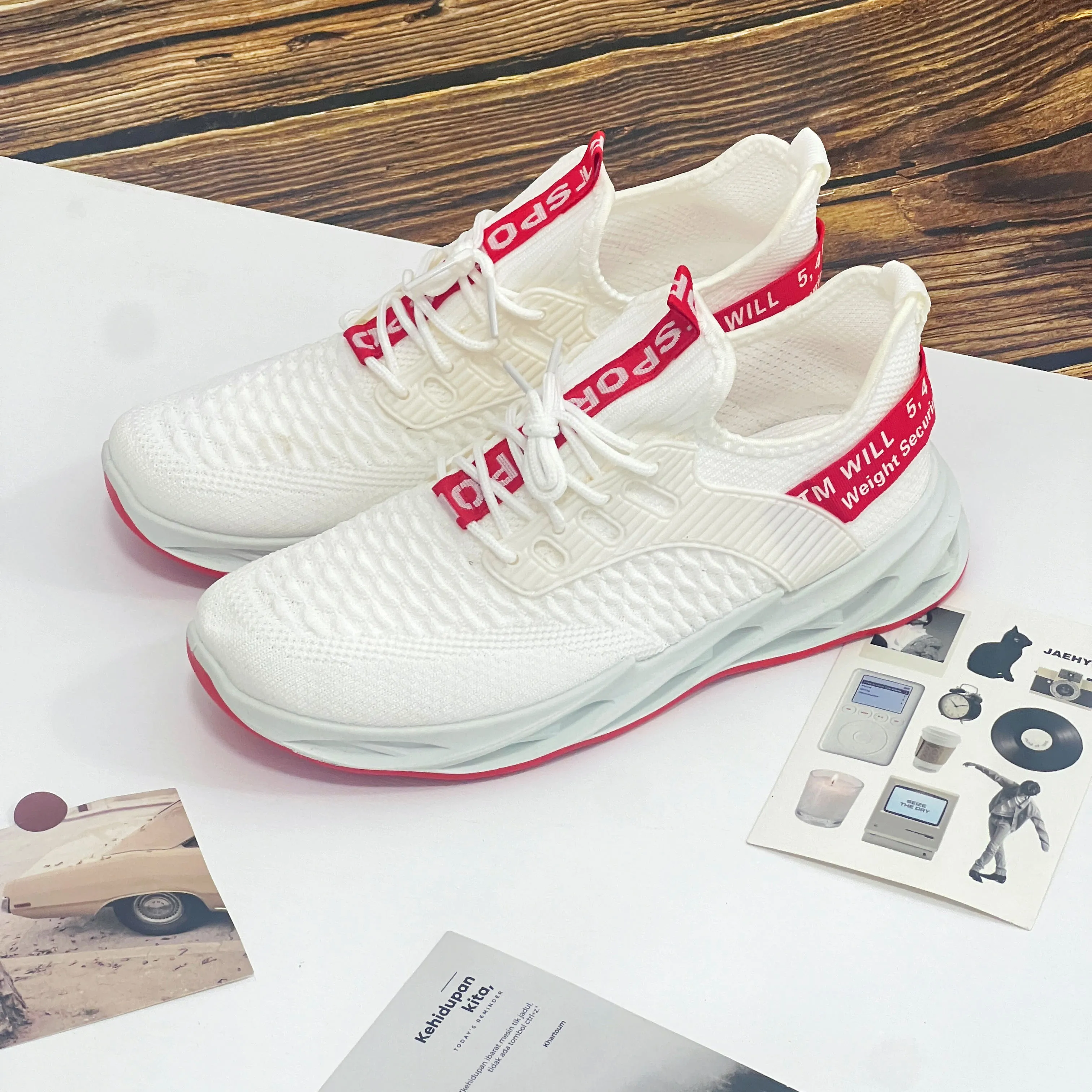 Casual Men Breathable Trainers New Sports Sneakers Mesh Surface Shoes zhanyishengli
