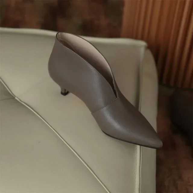 2024 European New Womens Ankle Boots Autumn/Winter Shoes Nude Botas Pointed Toe Womens Low Cat Shoes CL240906