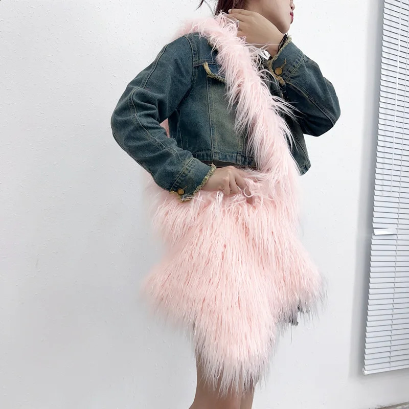 Womens plush shoulder bag large capacity womens artificial fur bucket fashionable wallet casual handbag messenger 240906