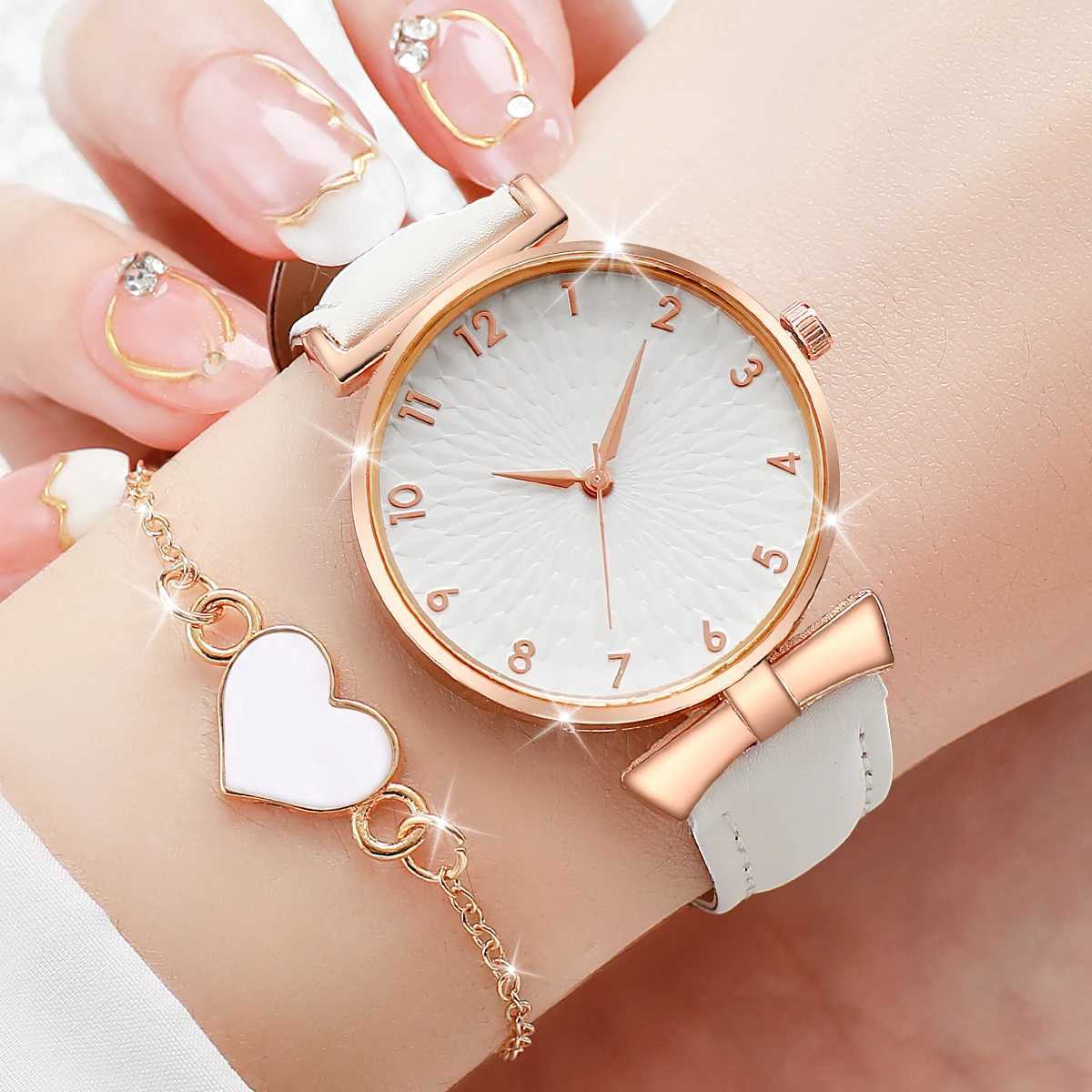 4-piece/set fashionable womens leather strap quartz watch heart-shaped bracelet white black set W240902
