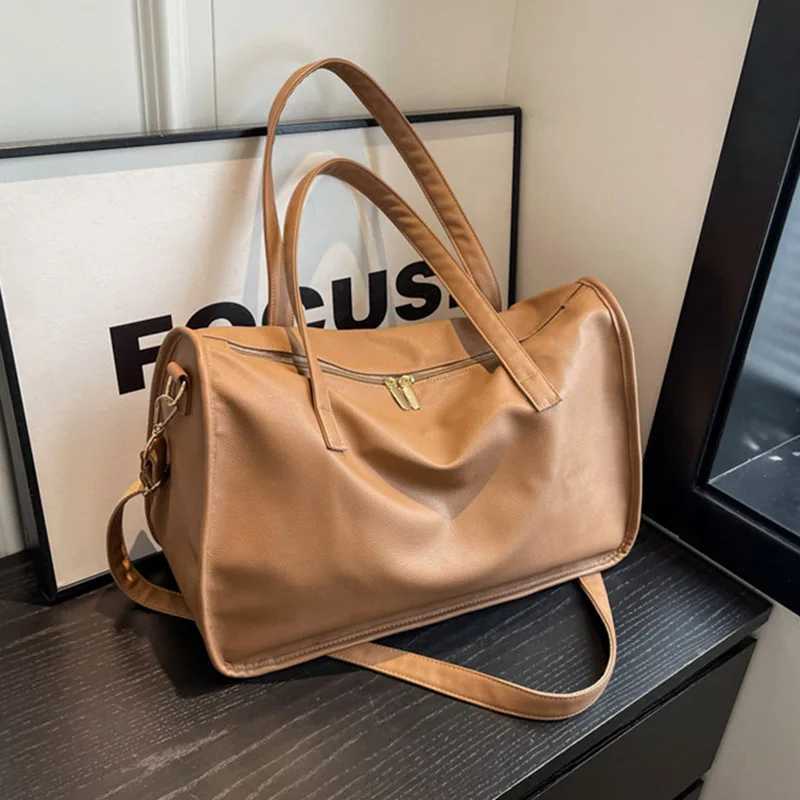 Large yoga bag PU womens sports handbag waterproof suspender shoulder strap travel leisure travel fitness shopping street fashionable girl handbag W24