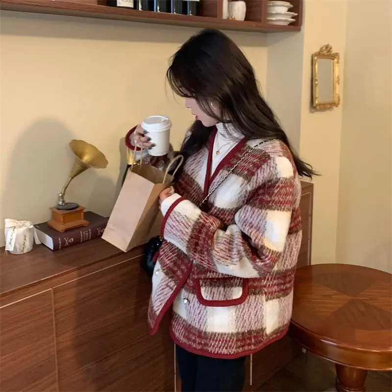 Spring Autumn Jacket Large Size Korean Small Fragrant Wind Outwear Tweed Plaid Coat Women Casual Loose Woolen Overcoat 240904