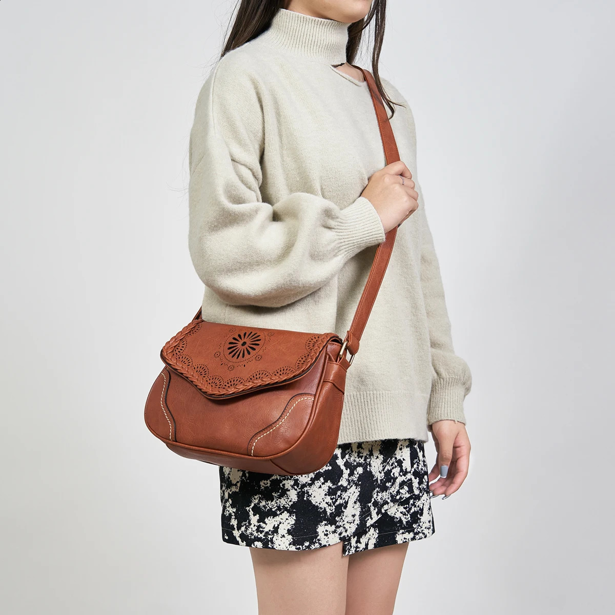 Annmouler womens shoulder bag retro Pu leather cross body hollow handbag brown 240906