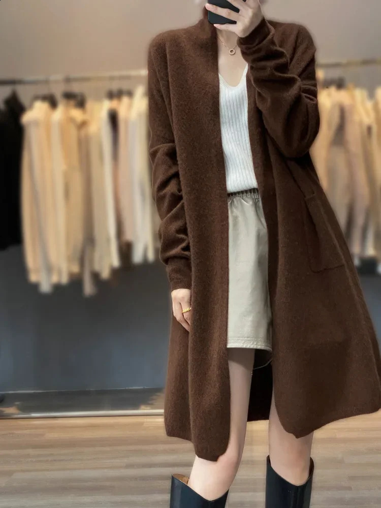 100% Merino wool autumn womens cardigan long sleeved sweater solid color loose warm knit fashionable jacket E1599 240905