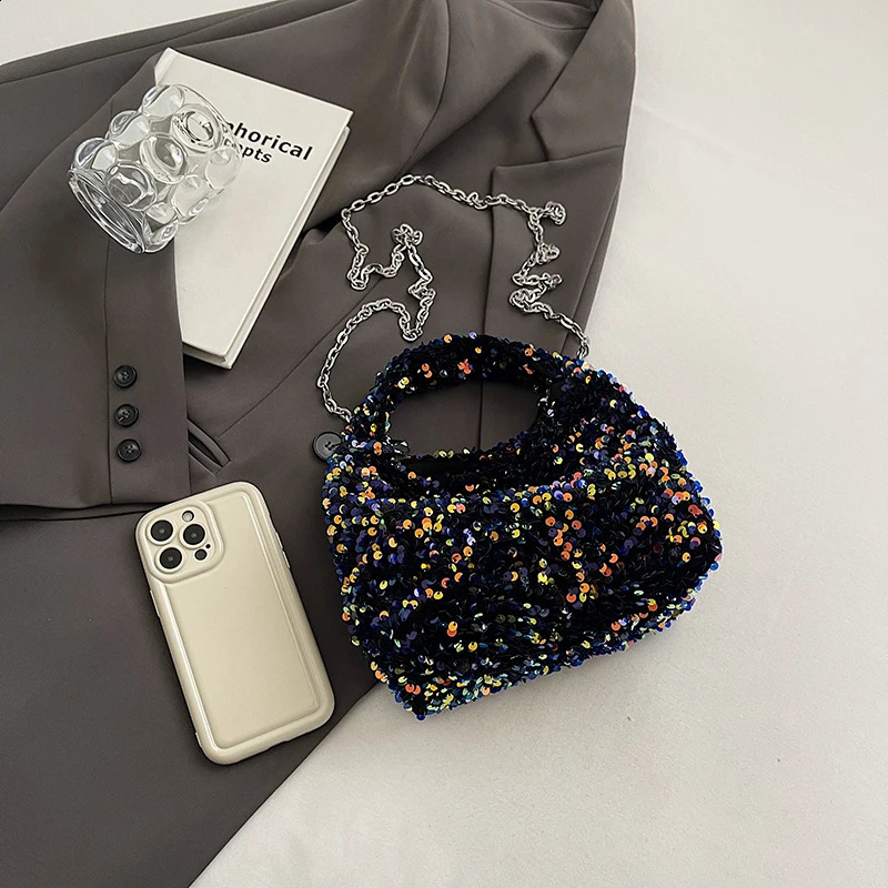 A shoulder bag made of sequins sparkly multicolored delicate and small 240906