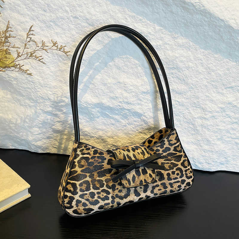 Women's handbag niche bow leopard print bag for women fashion personality handbag single shoulder armpit baguette bag 240915