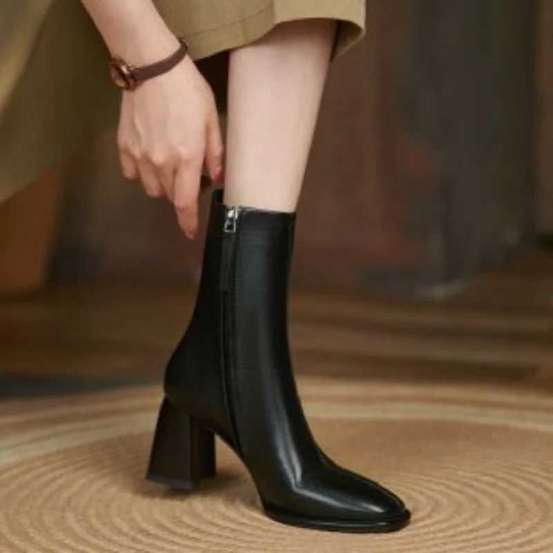 Autumn and Winter 2023 New Retro Nude Boots for Women Thick Heel Side Zipper High Heels Simple Casual Square Short Boots for Women CL240906
