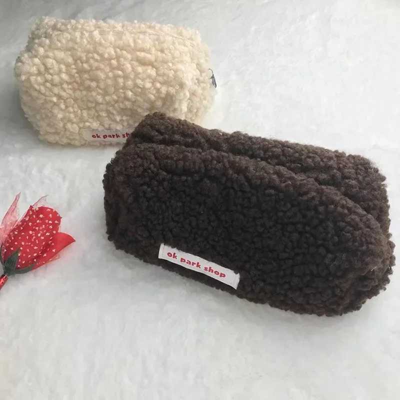 Fashion New Large Capacity Womens Solid Color Soft Plush Makeup Bag Travel Portable Coin Wallet Gift W240905