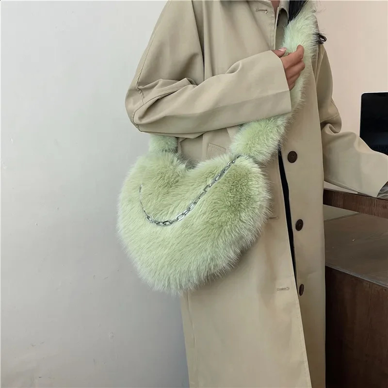 LEFTSIDE Soft Artificial Fur Cross Bag Y2K Winter ner Korean Fashion Handbag Trend Chain Warm Shoulder 240906